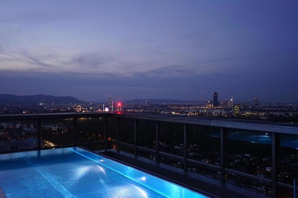 Executive Suite W/ Rooftop Pool Bécs Kültér fotó
